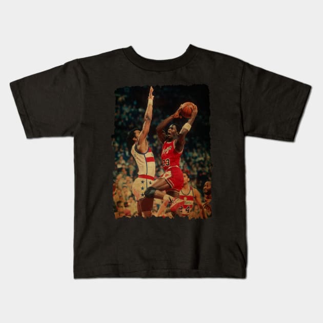 Michael Jordan vs Washington Bullets, 1985 Vintage Kids T-Shirt by CAH BLUSUKAN